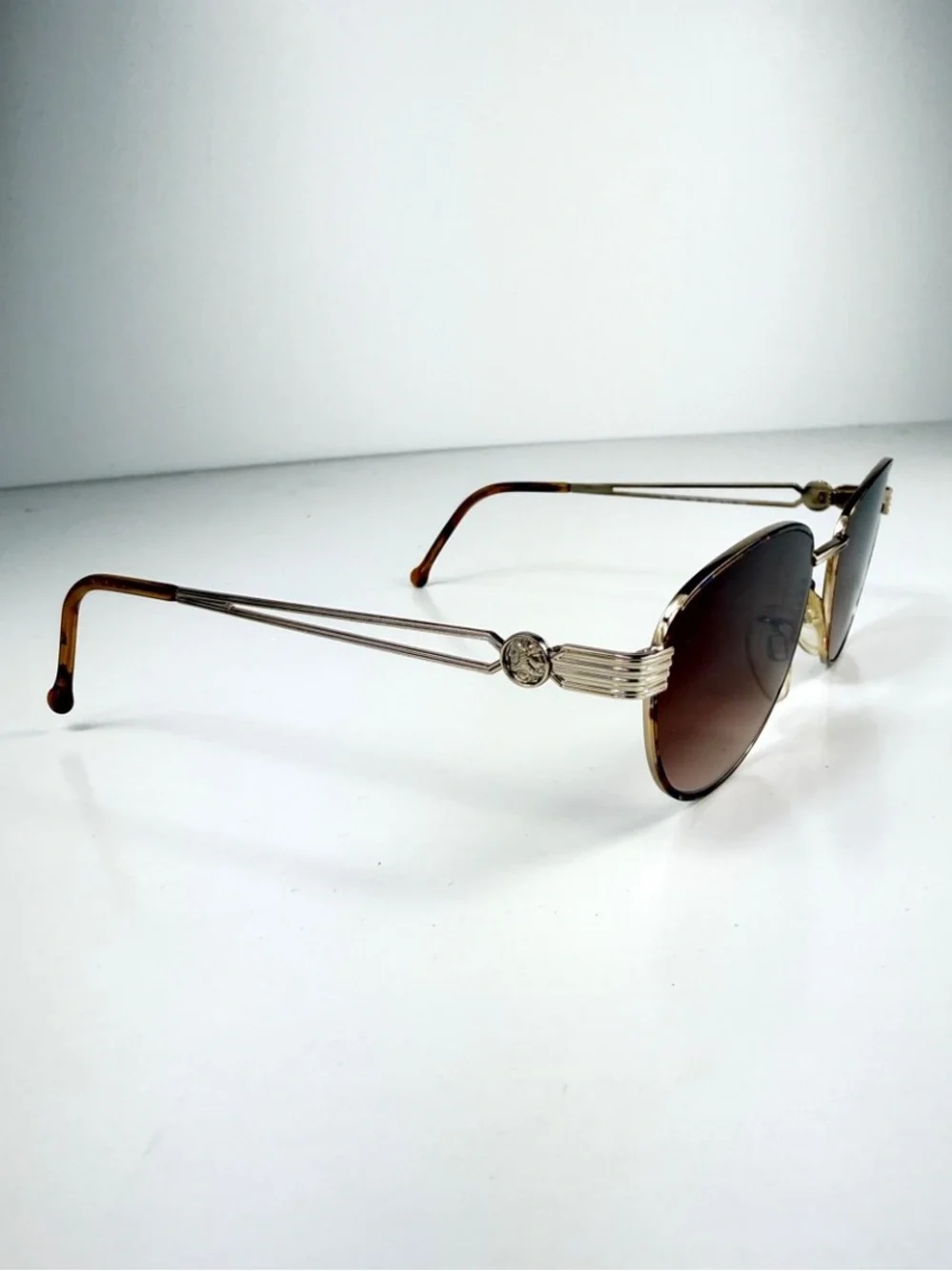 VTG DeadStock FENDI VL7011 Roman Coin Custom Sunglasses Gold Blue Tortoise Set